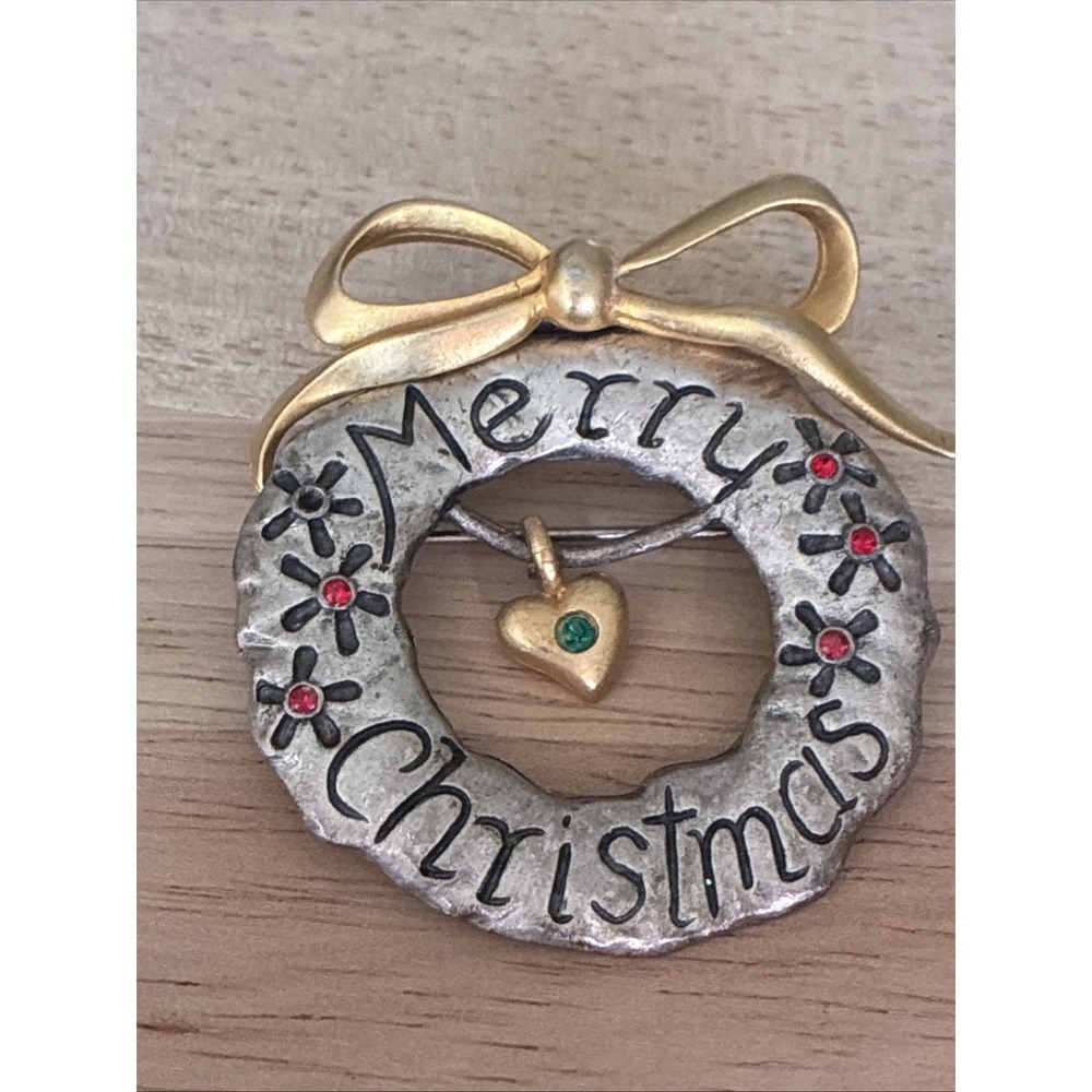 Merry Christmas Holiday Wreath Pewter Tone Brooch Pin 1997